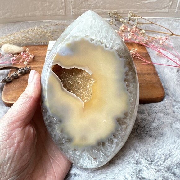 Gorgeous Large Agate with Druzy Flame/Free Form - Picture 1 of 6